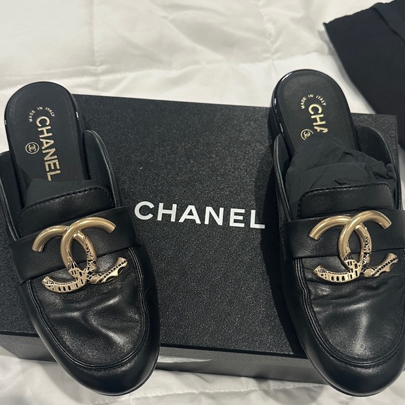 CHANEL Black Women’s Loafers 100% Authentic - Picture 2 of 8